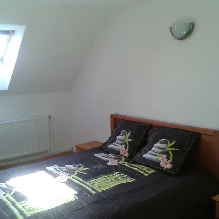 Le Bon Air Est Dans Le Pre * Champagnac (Auvergne)